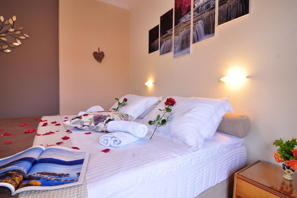 Rolandos Apartments Agios Gordios  Zewnętrze zdjęcie
