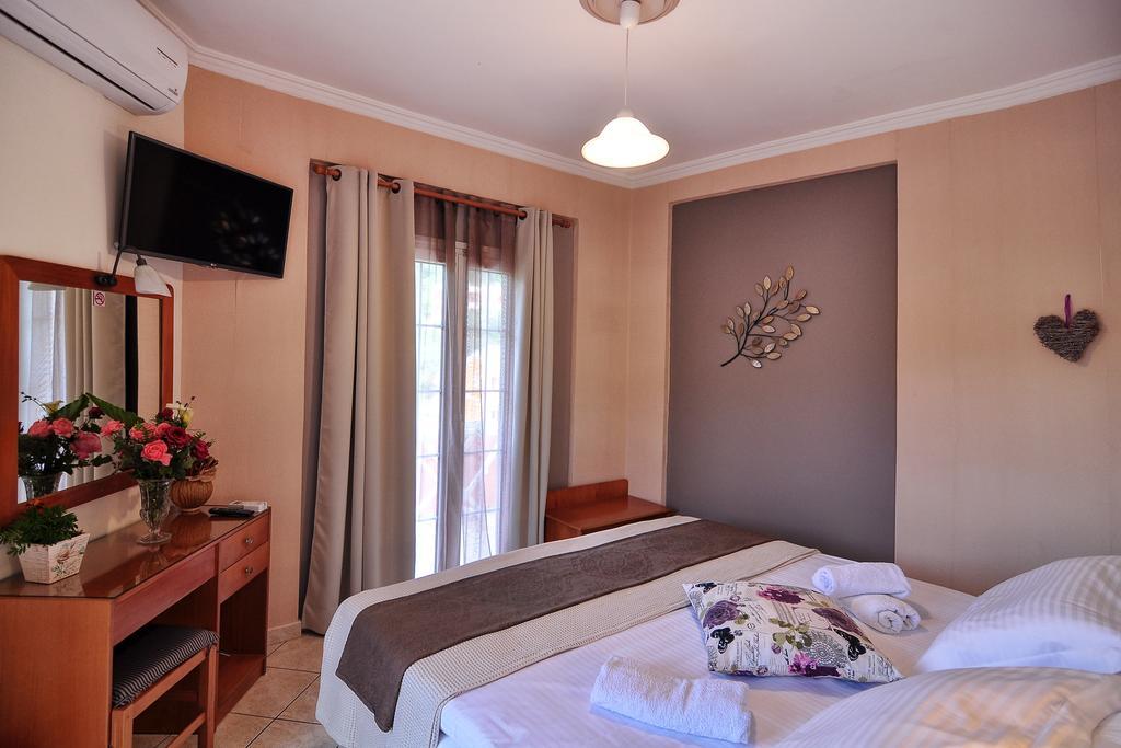 Rolandos Apartments Agios Gordios  Zewnętrze zdjęcie