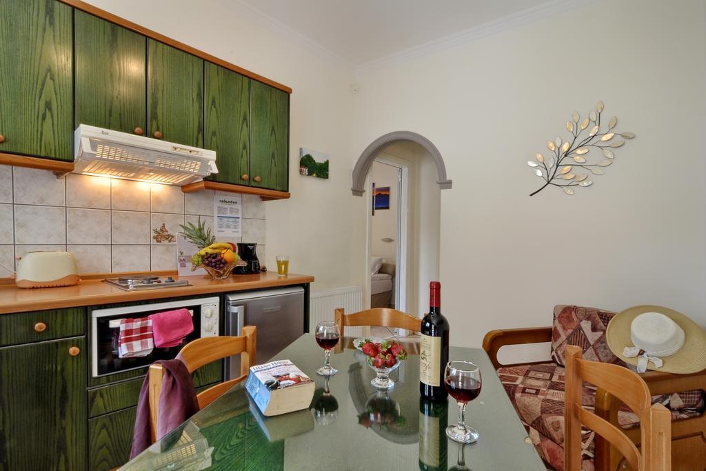 Rolandos Apartments Agios Gordios  Zewnętrze zdjęcie