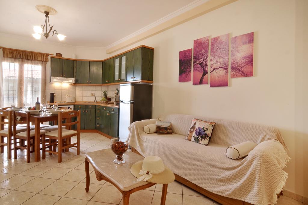 Rolandos Apartments Agios Gordios  Zewnętrze zdjęcie