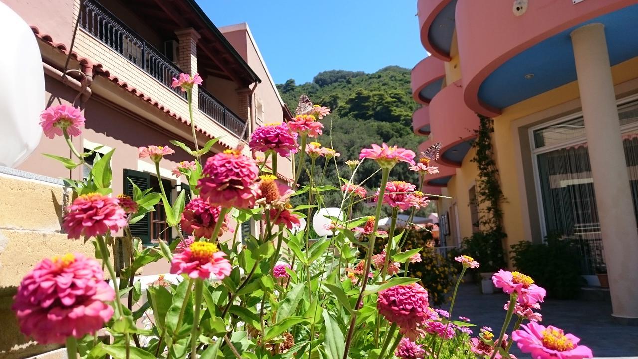 Rolandos Apartments Agios Gordios  Zewnętrze zdjęcie